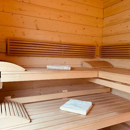 Am Mit Sauna Und Whirlpool Villa *