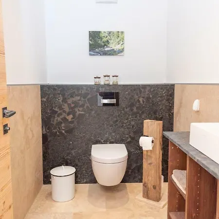 Am Mit Sauna Und Whirlpool Villa